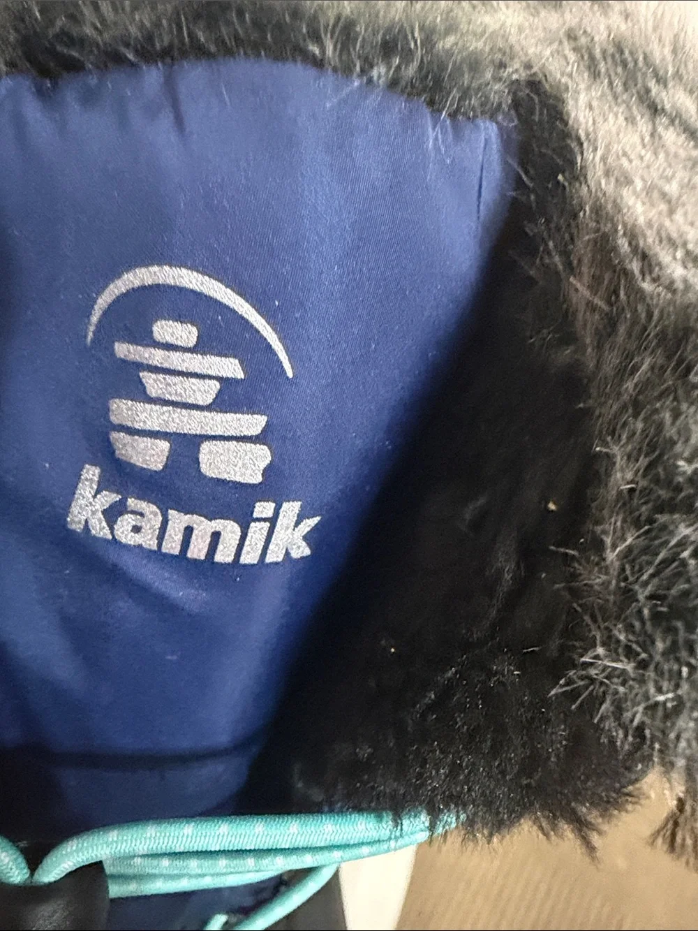 Kamik Unisex Winter Navy Boots Black Shell & Turq. Laces Size 7 men 8.5-9 women